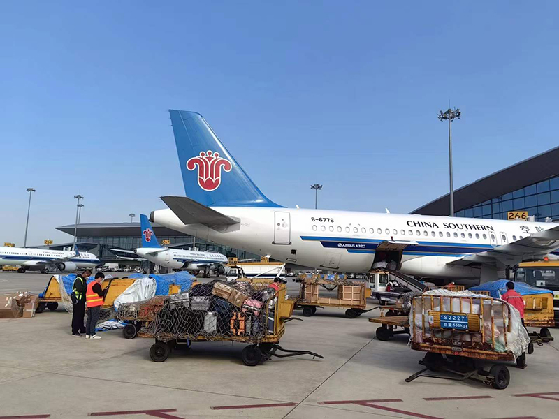 蕲春到和田空运公司-航空